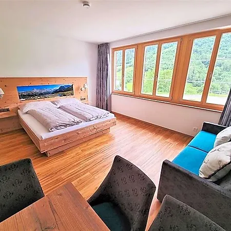 Triftblick Bed & Breakfast 3*