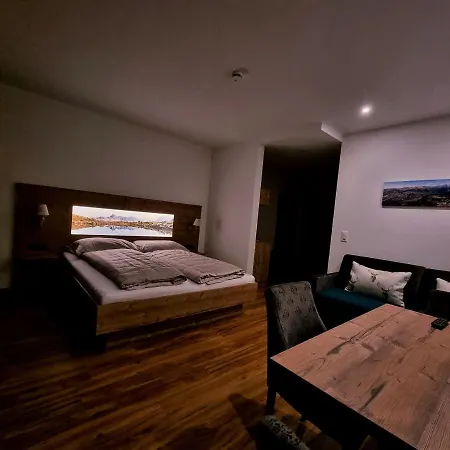 Oda ve Kahvaltı Triftblick 3*