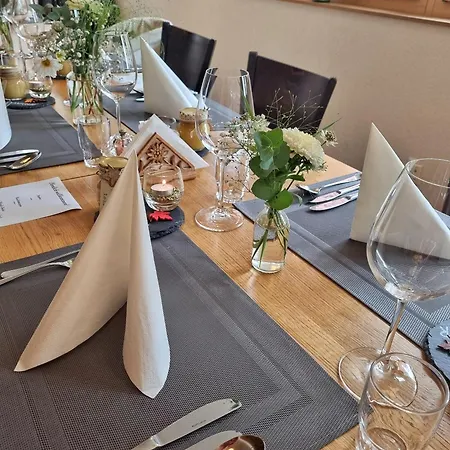 Bed & Breakfast Triftblick 3*